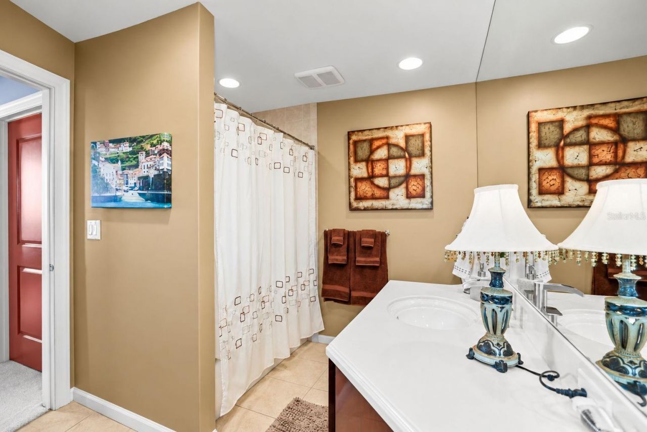 5823 Bowen Daniel Drive, Unit 704, Tampa, FL 33616 Photo