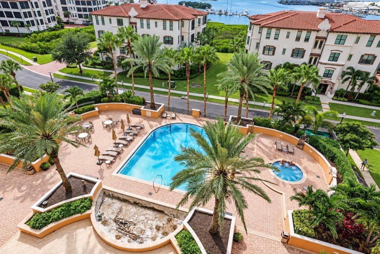 5823 Bowen Daniel Drive, Unit 704, Tampa, FL 33616 Photo