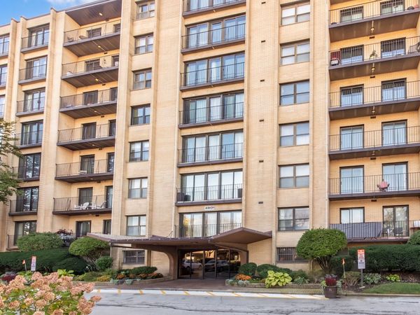 4601 W Touhy Avenue , Unit 506, Lincolnwood, IL 60712