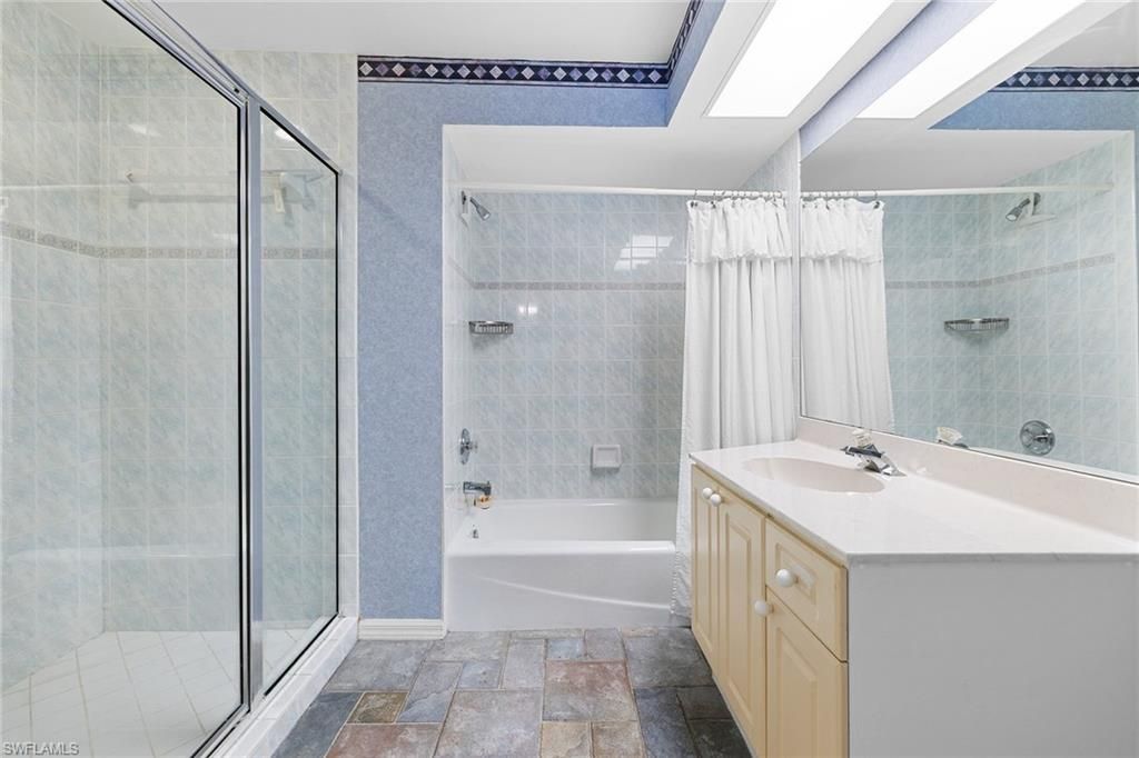 1048 Manor Lake Dr , Unit 203, Naples, FL 34110 Photo