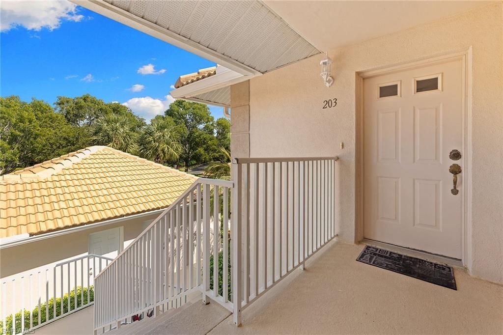 1048 Manor Lake Dr , Unit 203, Naples, FL 34110 Photo