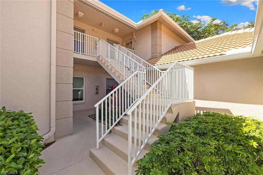 1048 Manor Lake Dr , Unit 203, Naples, FL 34110 Photo