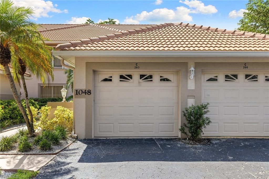 1048 Manor Lake Dr , Unit 203, Naples, FL 34110 Photo