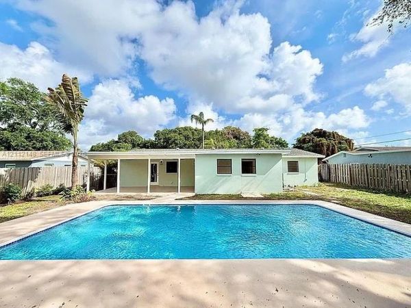 1753 N 16th Ct N , Lake Worth, FL 33460