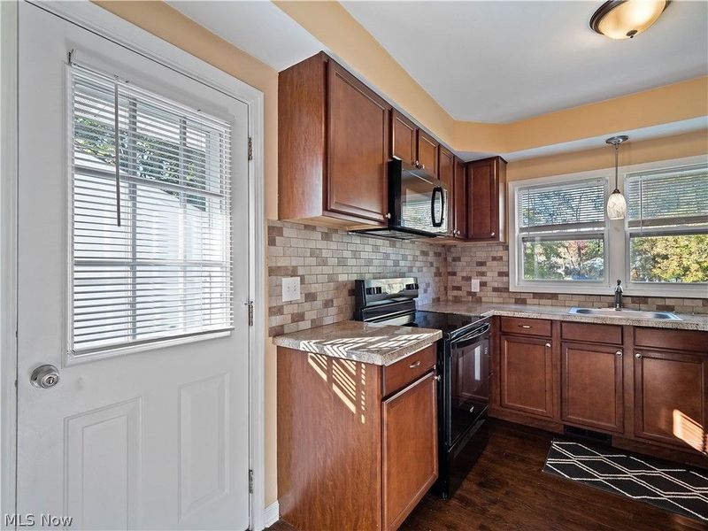 446 Lakewood Avenue, Brunswick, OH 44212 Photo 9