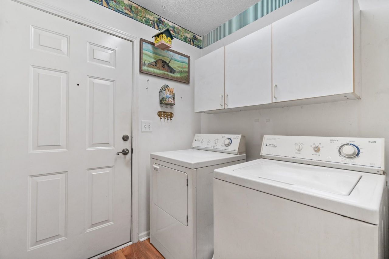 1503 Hallborough Dr. Photo 29