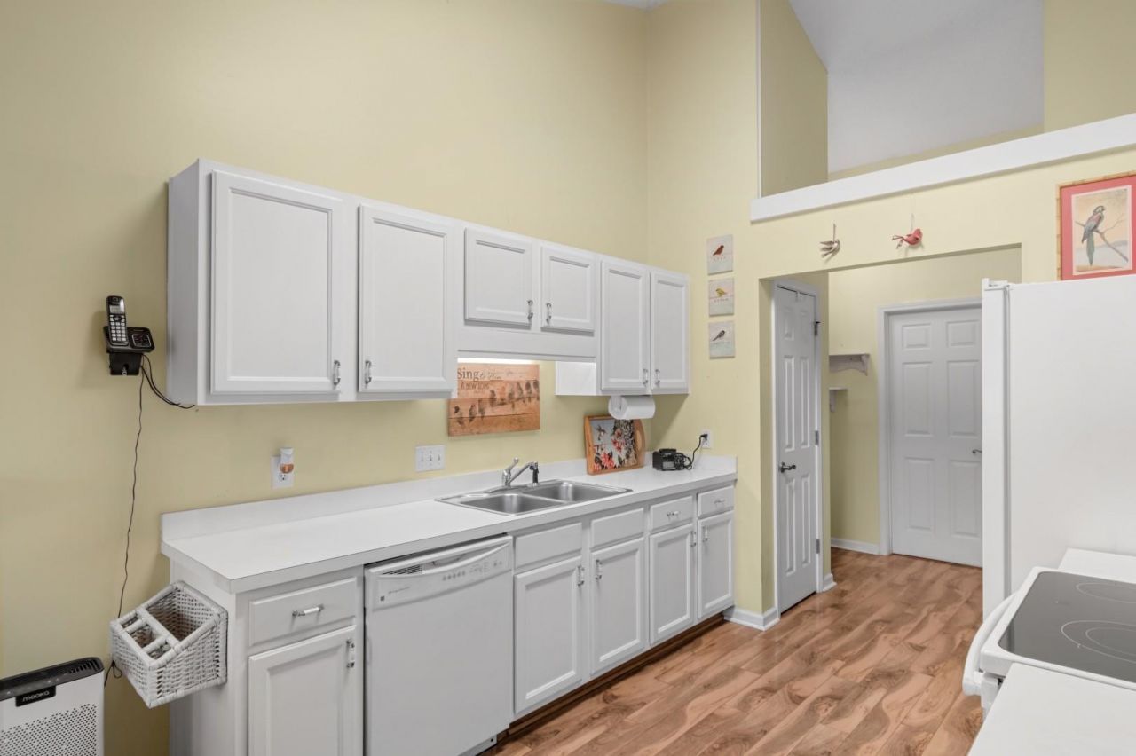 1503 Hallborough Dr. Photo 9