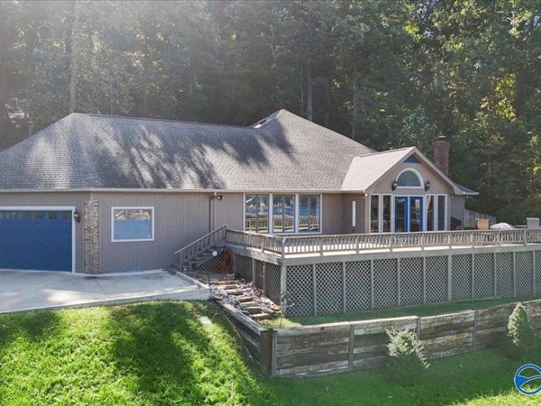 3018 Woodvue Road, Guntersville, AL 35976