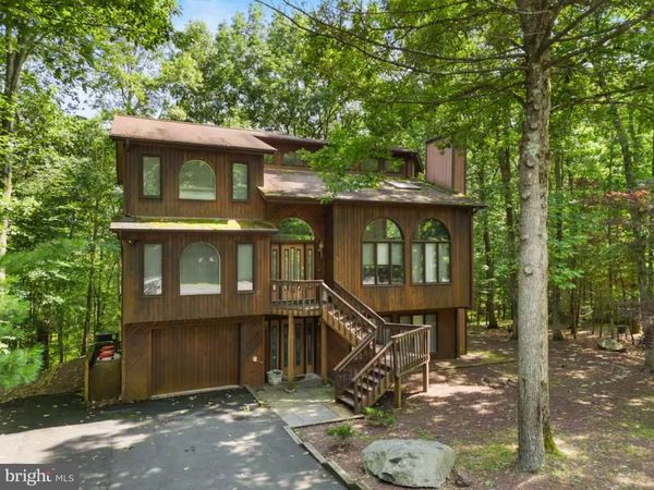 183 HYLAND DRIVE , EAST STROUDSBURG, PA 18301