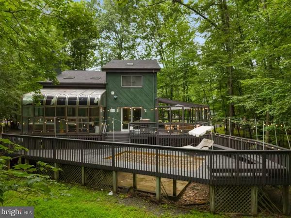 207 CEDAR CREST COURT , EAST STROUDSBURG, PA 18301