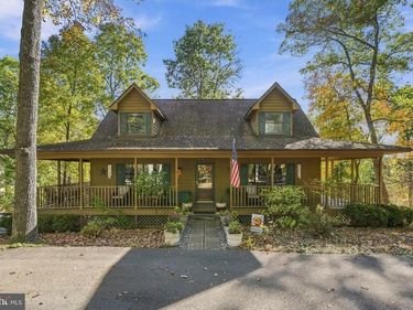 113 GREENWOOD COURT , CROSS JUNCTION, VA 22625