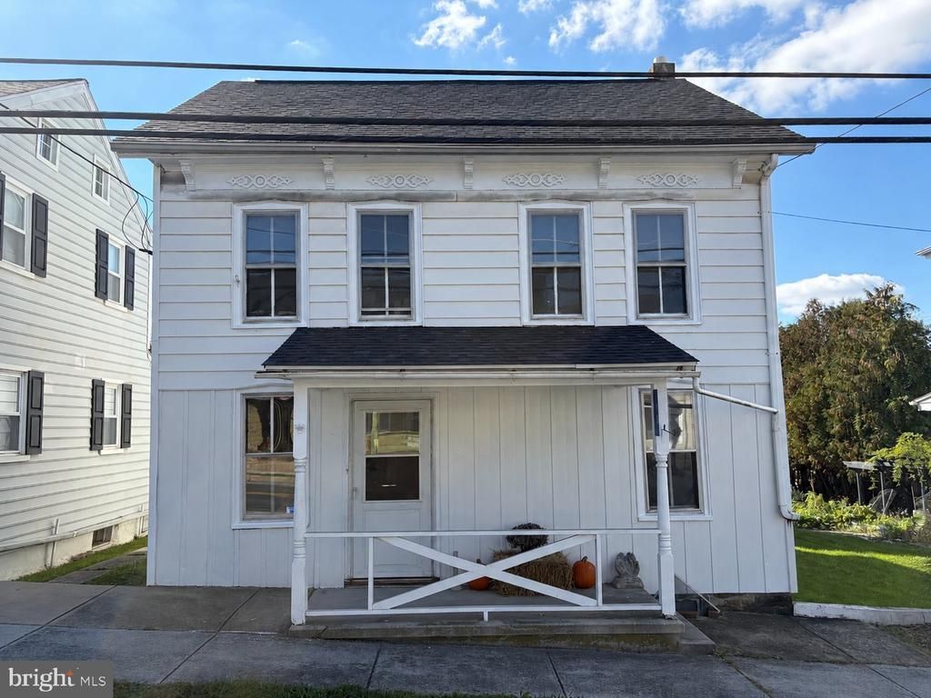 15 BALTIMORE STREET , SPRING GROVE, PA 17362
