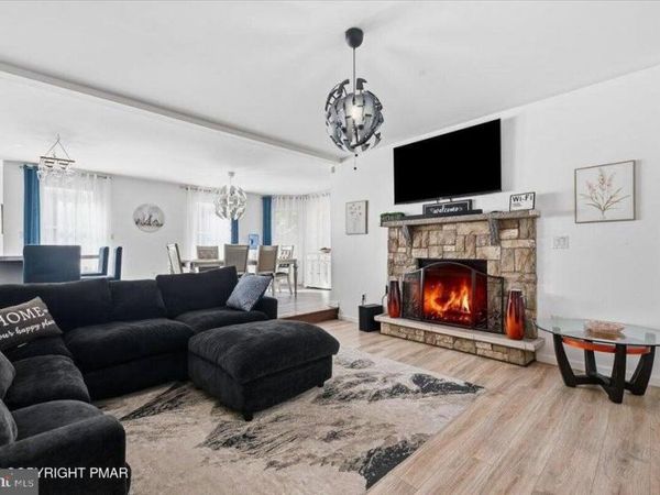 104 WILLOW PLACE , TOBYHANNA, PA 18466