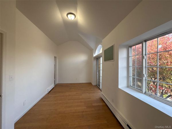9082 180th Street , Jamaica, NY 11432