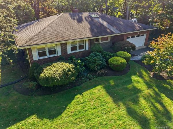 70 Woodchuck Hollow Road, Cold Spring Harbor, NY 11724