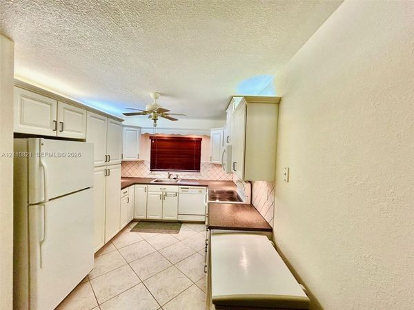 9020 Sunrise Lakes Blvd, Unit 303, Sunrise, FL 33322