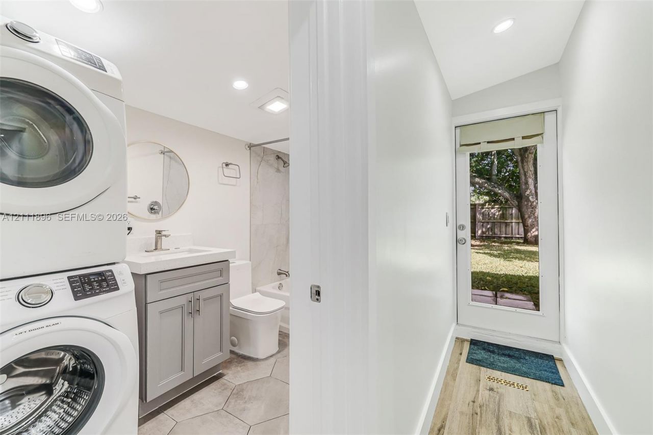 955 33rd St , West Palm Beach, FL 33407 Photo