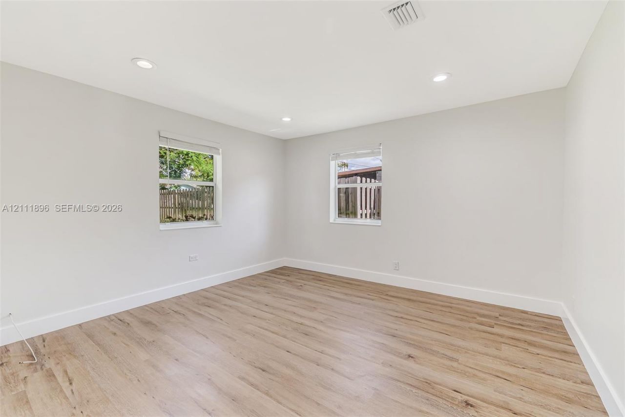 955 33rd St , West Palm Beach, FL 33407 Photo