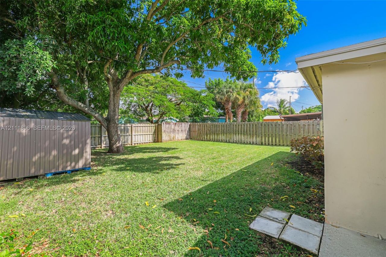 955 33rd St , West Palm Beach, FL 33407 Photo