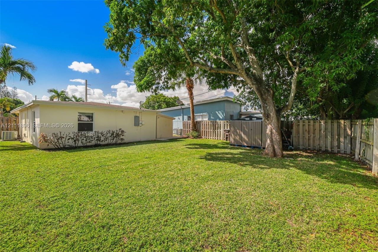 955 33rd St , West Palm Beach, FL 33407 Photo
