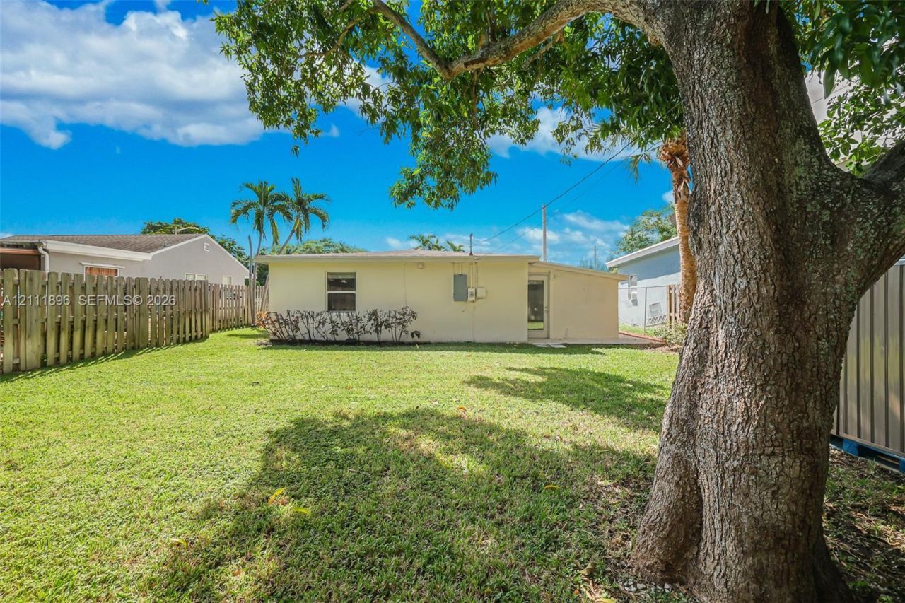 955 33rd St , West Palm Beach, FL 33407 Photo