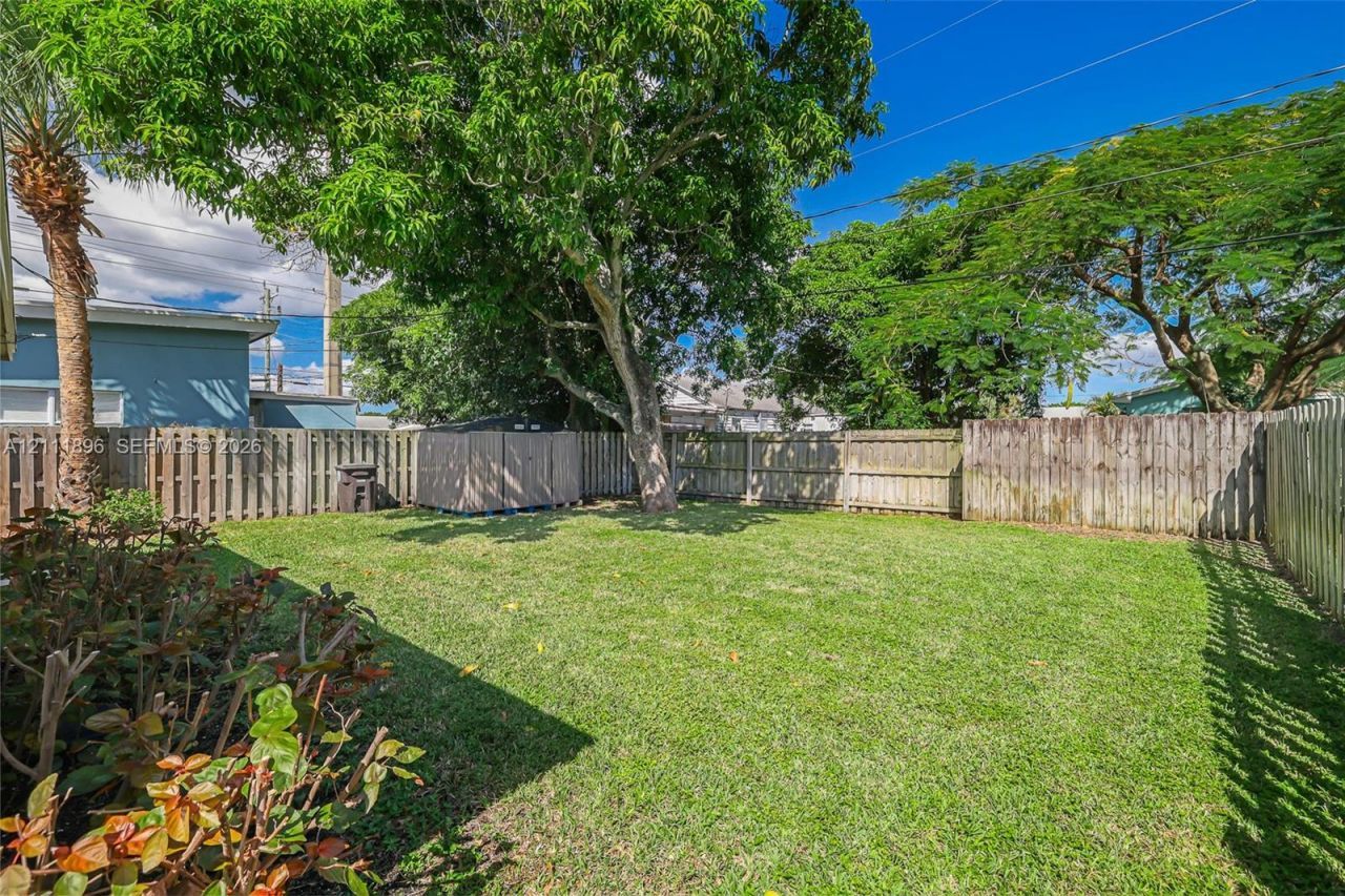 955 33rd St , West Palm Beach, FL 33407 Photo