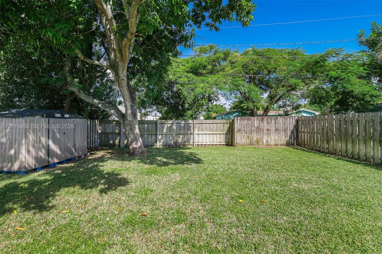 955 33rd St , West Palm Beach, FL 33407 Photo