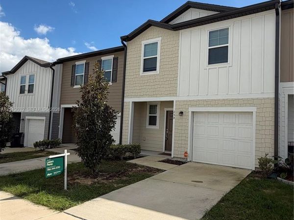 254 Mandovis St , Davenport, FL 33837