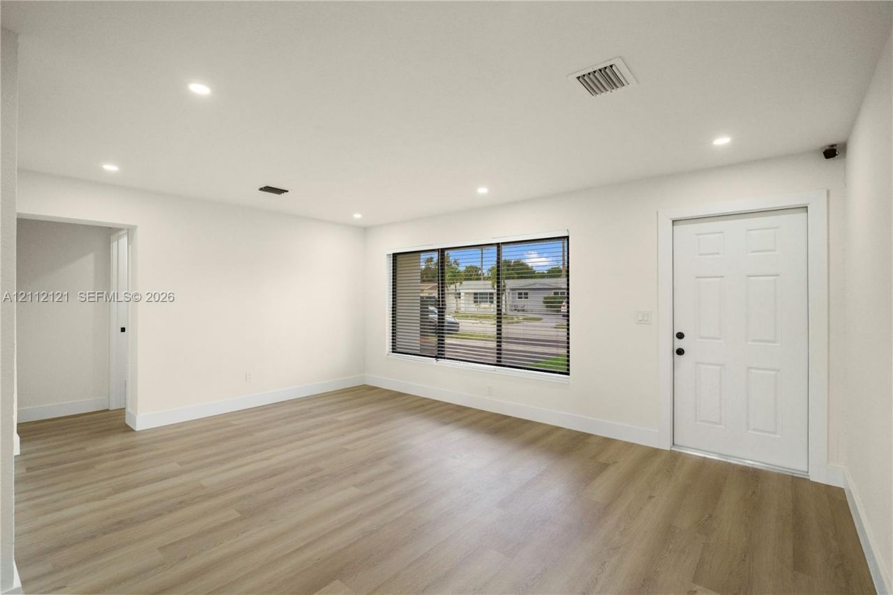 5020 NW 182nd St, Miami Gardens, FL 33055 Photo