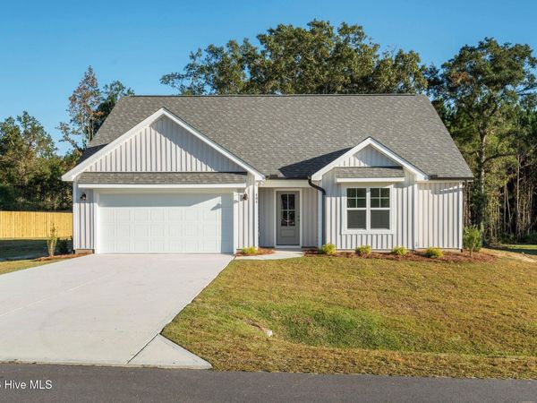 404 Alice Lane, Burgaw, NC 28425