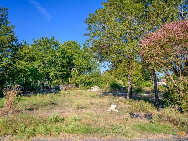 201 N 3rd Street , Nolanville, TX 76559