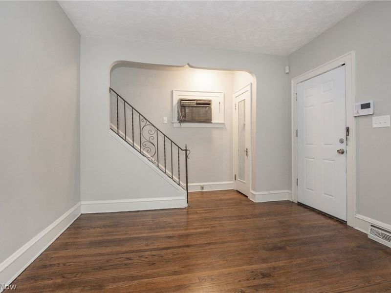 9809 Hilgert Drive, Cleveland, OH 44104 Photo 3