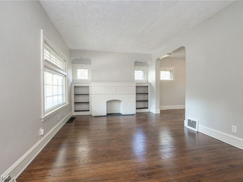 9809 Hilgert Drive, Cleveland, OH 44104 Photo 4