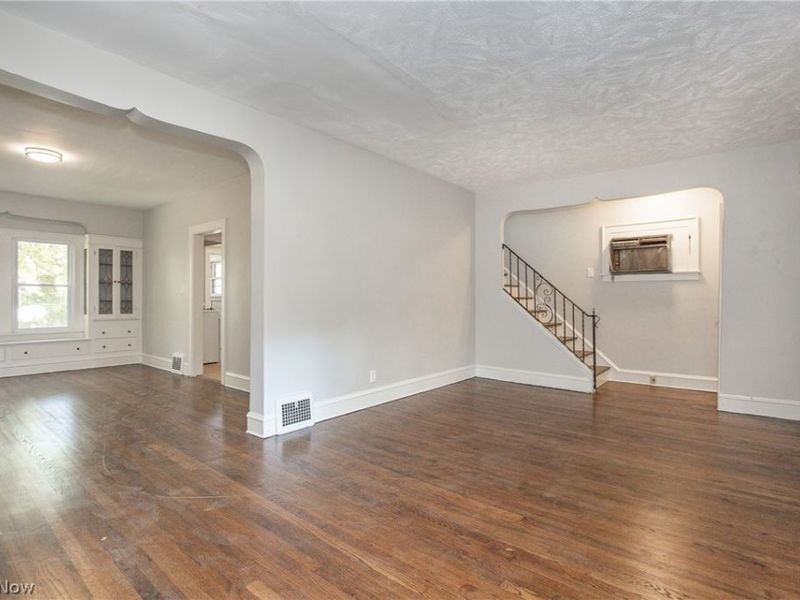 9809 Hilgert Drive, Cleveland, OH 44104 Photo 5