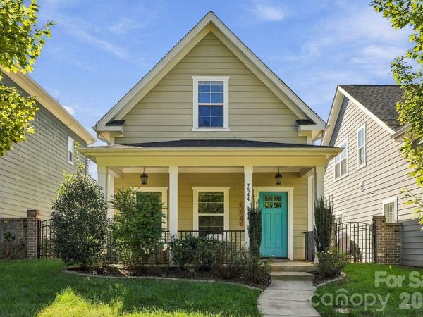 7544 Fairway Villa Circle , Denver, NC 28037