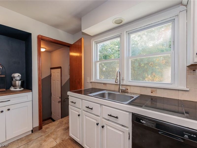 6506 Glencoe Avenue, Brooklyn, OH 44144 Photo 13