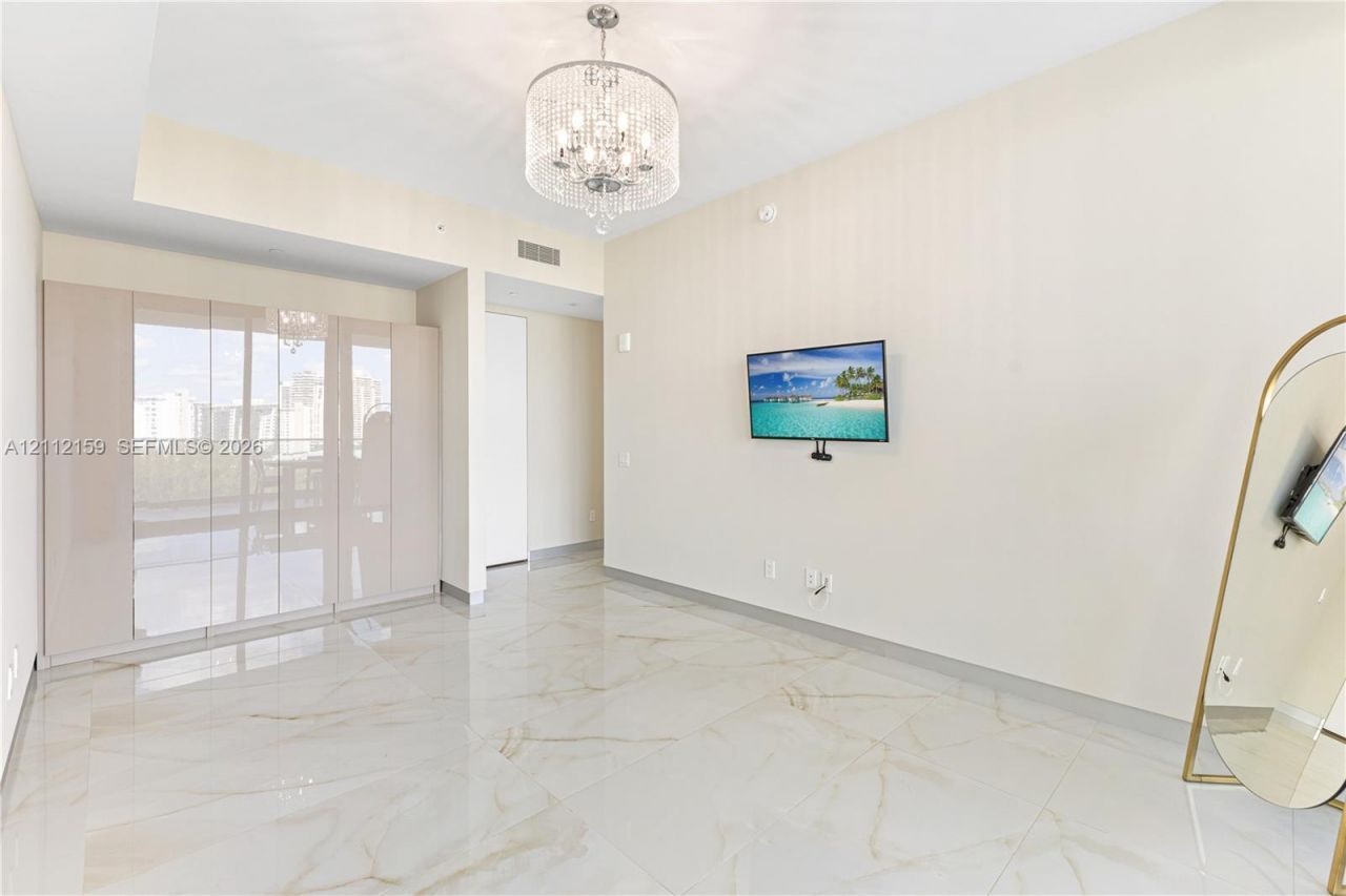 18975 Collins Ave , Unit 802, Sunny Isles Beach, FL 33160 Photo
