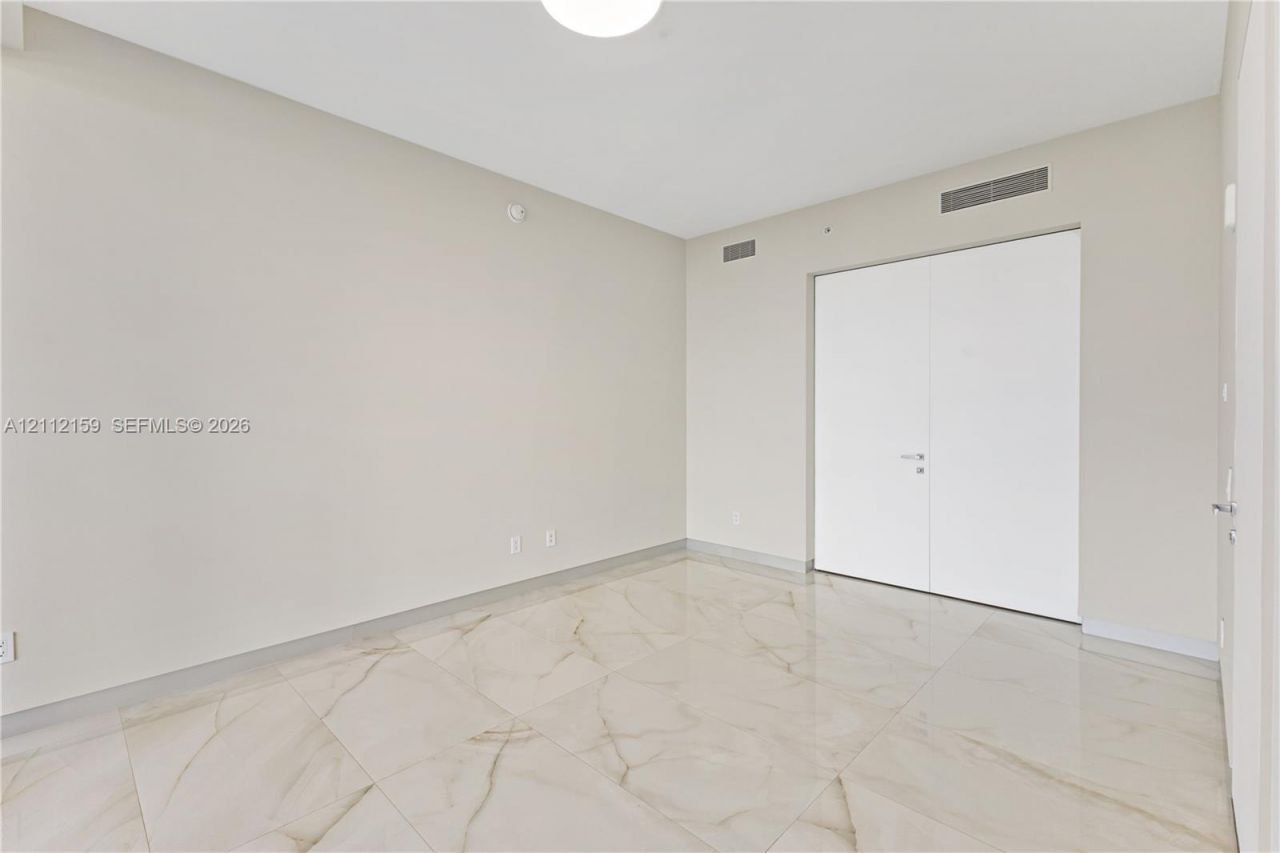 18975 Collins Ave , Unit 802, Sunny Isles Beach, FL 33160 Photo