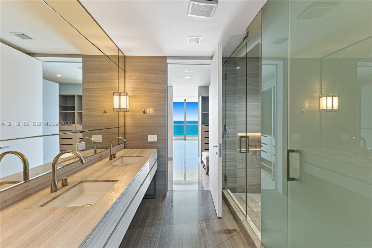 18975 Collins Ave , Unit 802, Sunny Isles Beach, FL 33160 Photo