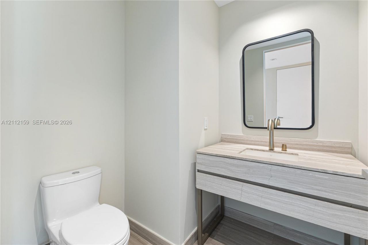 18975 Collins Ave , Unit 802, Sunny Isles Beach, FL 33160 Photo