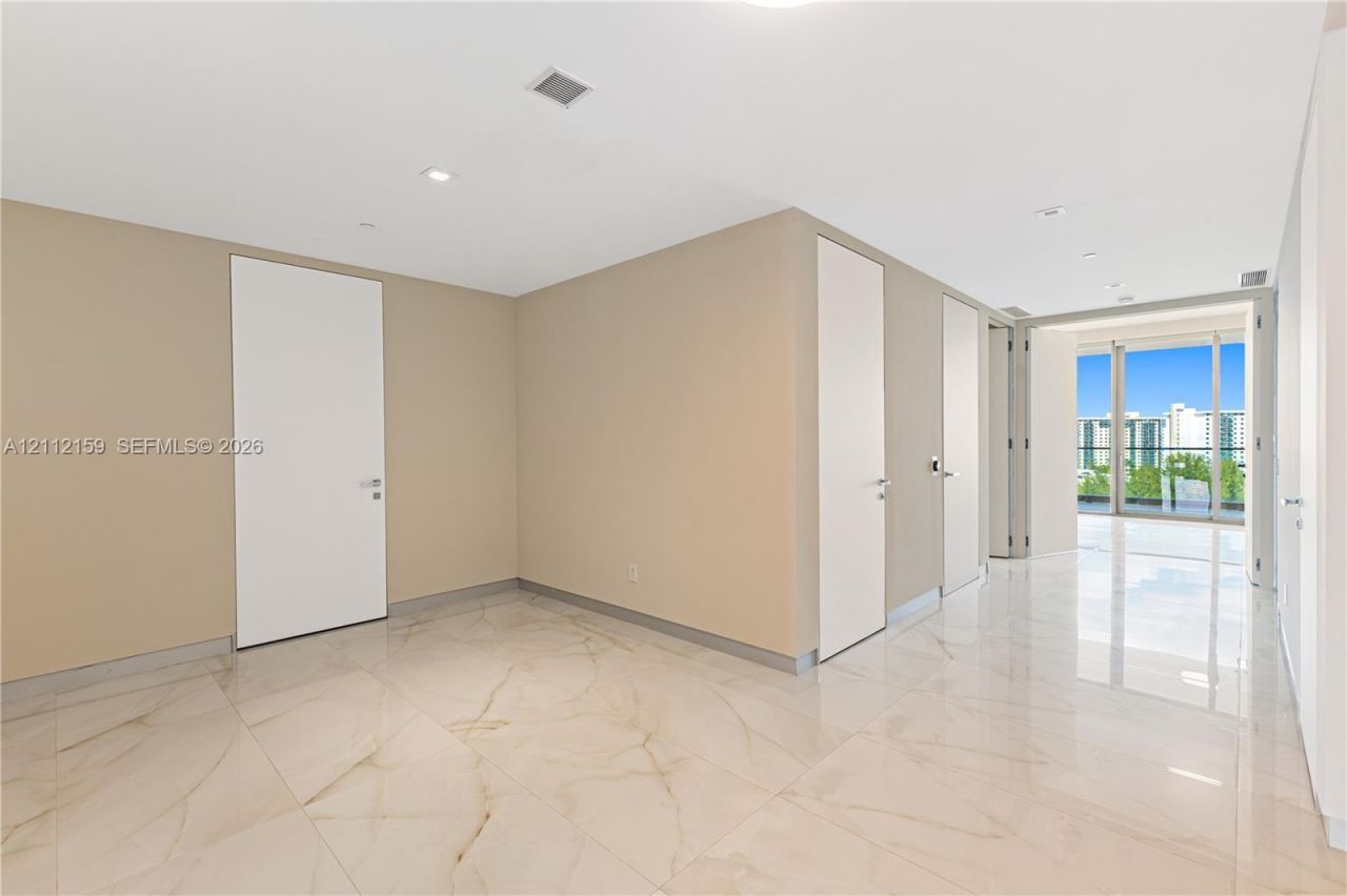 18975 Collins Ave , Unit 802, Sunny Isles Beach, FL 33160 Photo