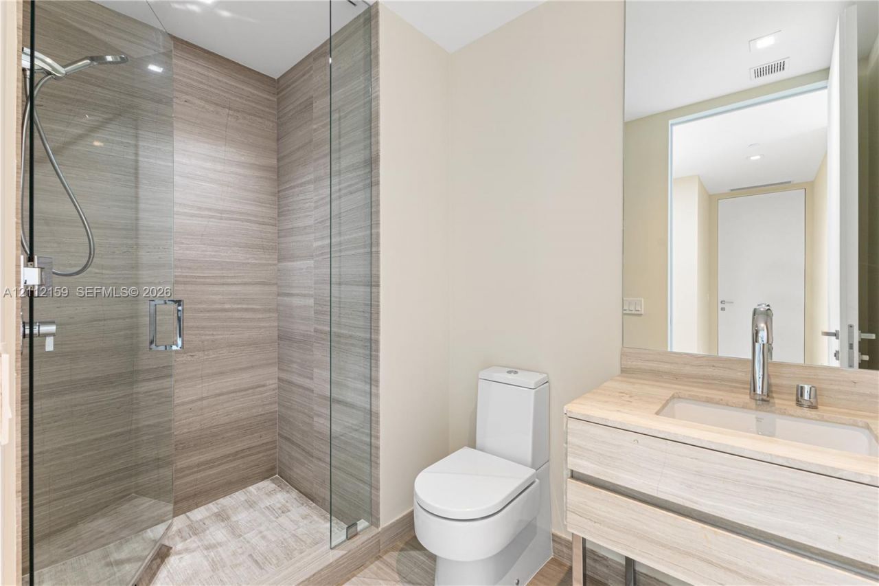 18975 Collins Ave , Unit 802, Sunny Isles Beach, FL 33160 Photo