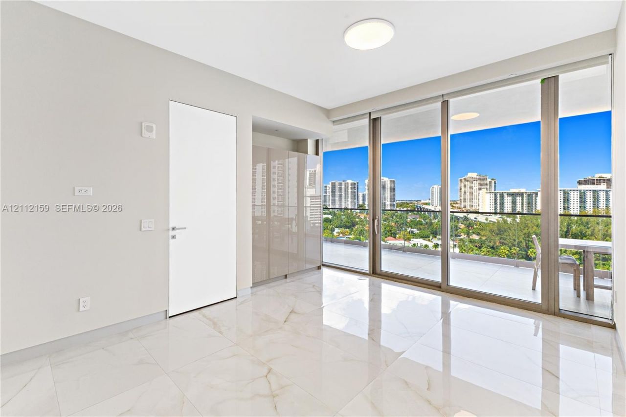 18975 Collins Ave , Unit 802, Sunny Isles Beach, FL 33160 Photo