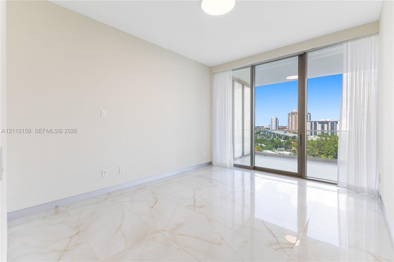 18975 Collins Ave , Unit 802, Sunny Isles Beach, FL 33160 Photo