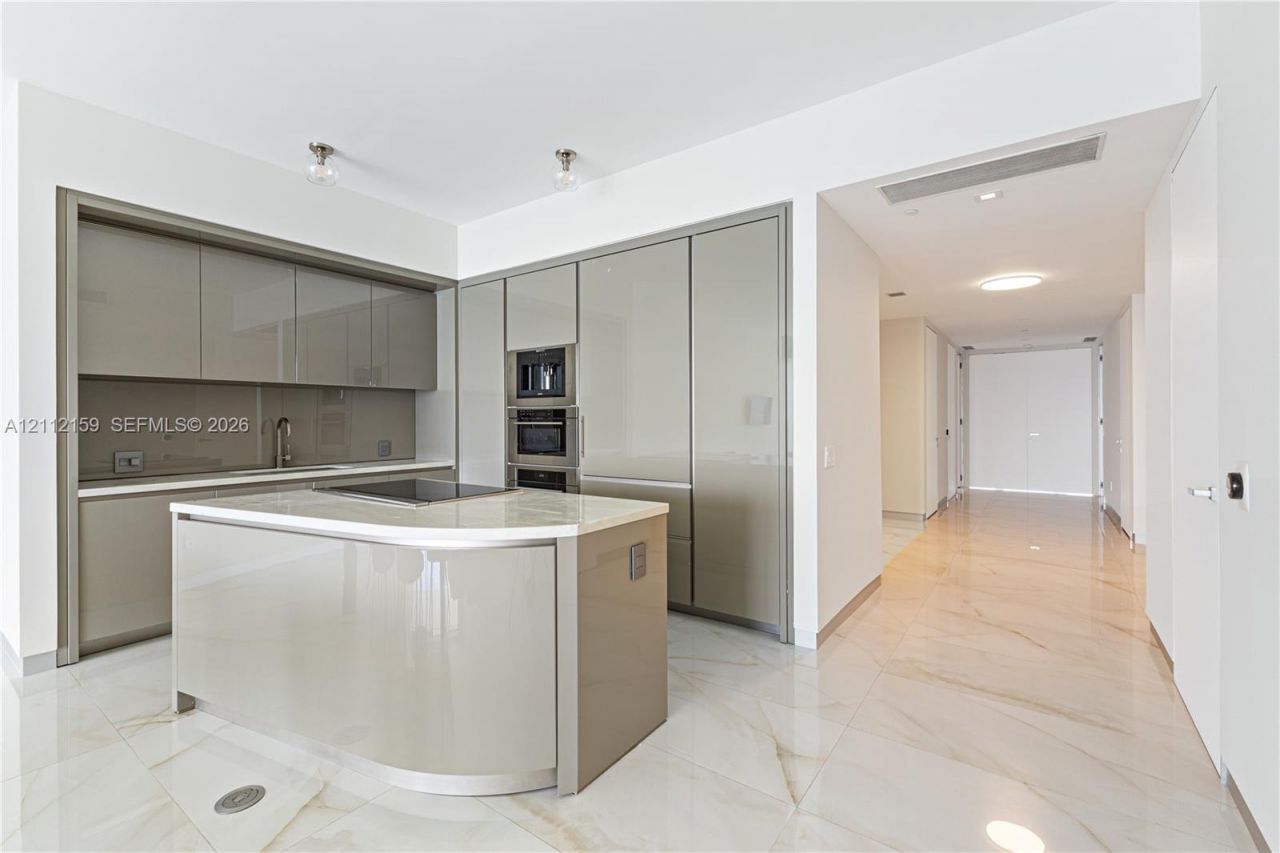 18975 Collins Ave , Unit 802, Sunny Isles Beach, FL 33160 Photo