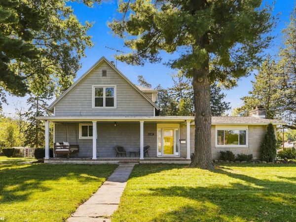 2747 Sunnyside Avenue, Burlington, IA 52601
