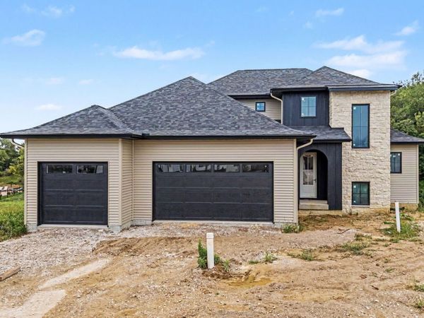 7125 Spring Creek Drive , Bettendorf, IA 52722