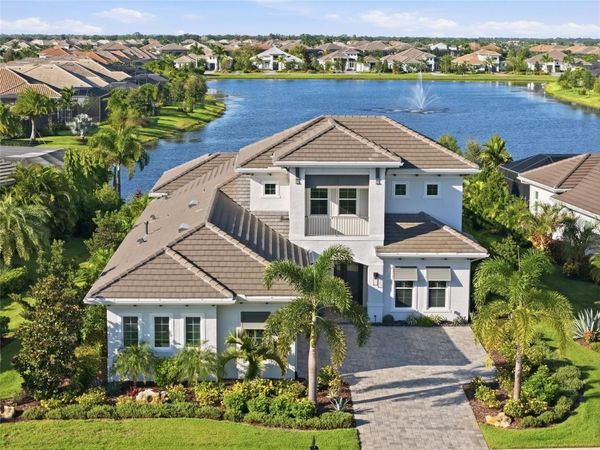 8281 PAVIA WAY , LAKEWOOD RANCH, FL 34202