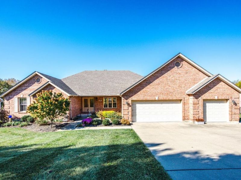 1661 Nichole Court, Hamilton, OH 45013 Photo 1