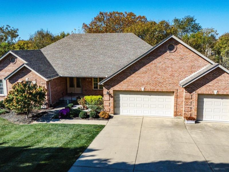 1661 Nichole Court, Hamilton, OH 45013 Photo 4